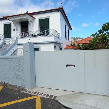 Bus Stop House 82 Funchal  Exteriör bild
