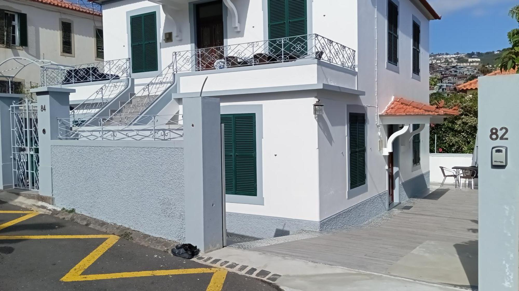 Bus Stop House 82 Funchal  Exteriör bild